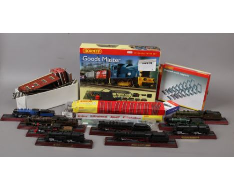 A group lot of Railway items to include Hornby oo gauge Good Masters train set, boxed track, model buildings, display locomot