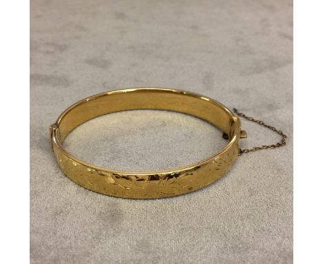 Unmarked yellow metal bangle bracelet 14g 