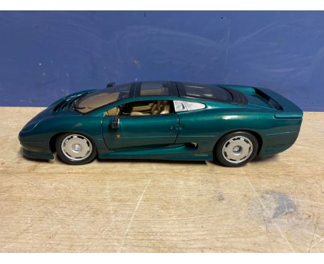 Unboxed toy model of a Jaguar XJ 220, Scale 1/12 