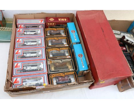 Hornby O gauge tinplate Windsor Station and a boxed No3 Station, also OO gauge model railways including Airfix, Lima and Main