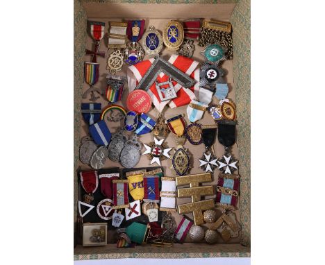 Collection of Masonic Knight's Templar badges and medals to include a silver and enamel 'In Hoc Signo Vinces' star badge, a g