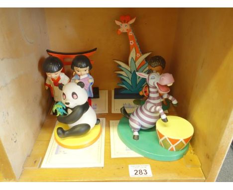 Walt Disney Classics Collection, Small World 4 items each with certificate of authenticity, 3 item set Japan, Honourable Sist