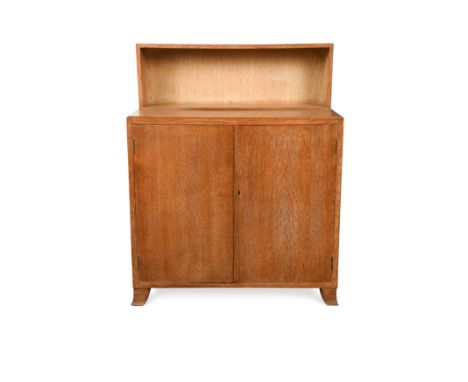 the open bookcase top with exposed dovetails above a pair of cupboard doors raised on splayed bracket feet 95 x 76 x 41cm