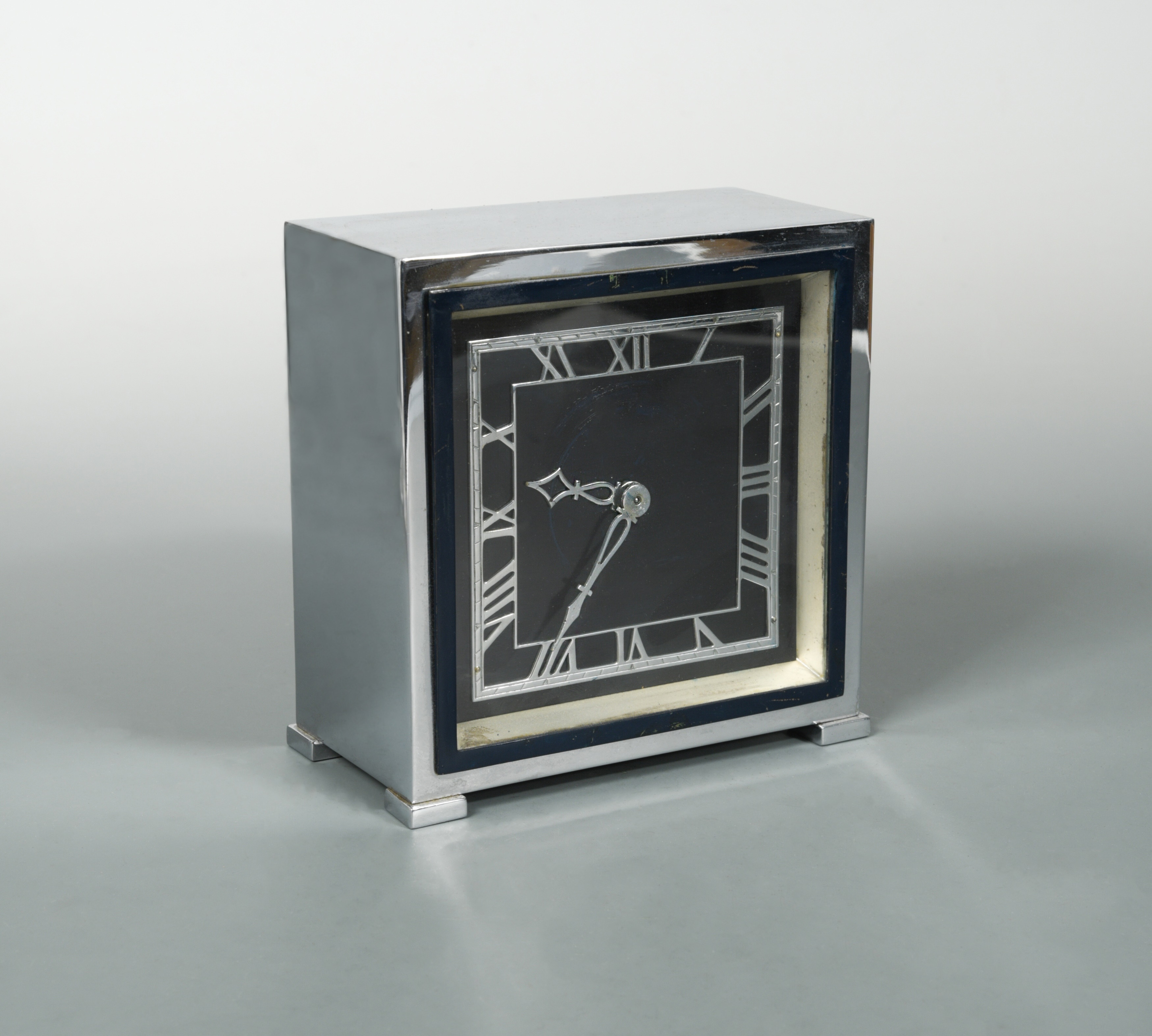 An Art Deco chrome mantel clock, in Cheffins Fine Art