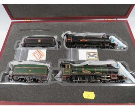 A BACHMANN BRANCHLINE LIMITED EDITION BOX SET 30-061, consisting of GWR 4930 Hagley Hall 4-6-0 steam locomotive with tender a
