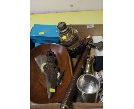 A QUANTITY OF SUNDRIES TO INCLUDE A VINTAGE LANTERN 