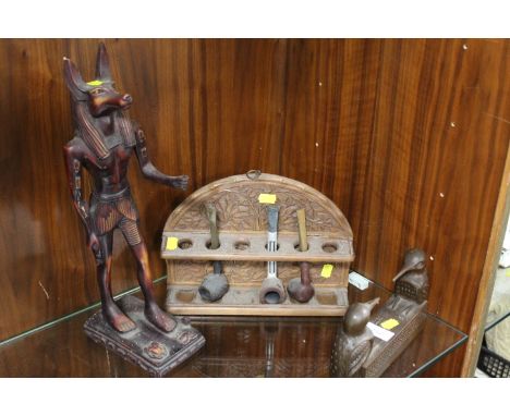 A VINTAGE PIPE RACK TOGETHER WITH  TWO EGYPTIAN STYLE FIGURES (3)