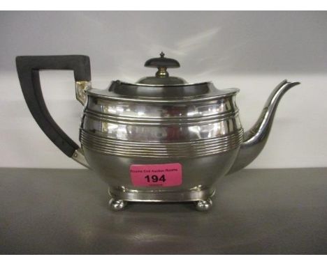 An 1802 George Hunter silver teapot, 453.8g 