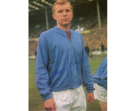 MOORE BOBBY: (1941-1993) English footballer, Captain of the England World Cup winning team of 1966. Signed colour 4 x 6 postc