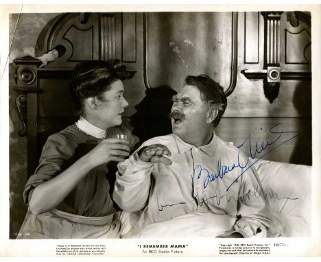 I REMEMBER MAMA: A good vintage signed 10 x 8 photograph by both Oscar Homolka (Uncle Chris Halvorsen) and Barbara O´Neil (Je