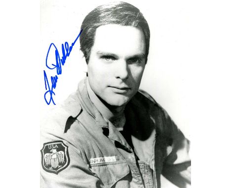 2001: A SPACE ODYSSEY: Selection of signed 8 x 10 photographs and slightly smaller (2) by various cast members of Stanley Kub
