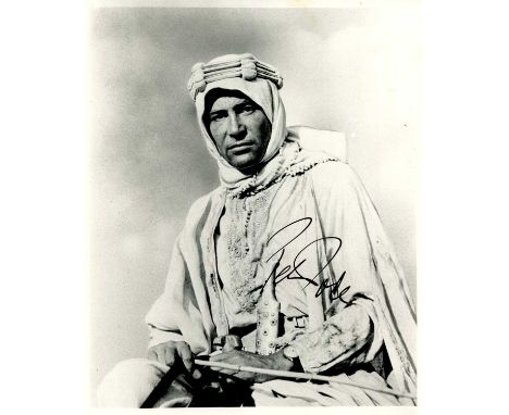 O'TOOLE PETER: (1932-2013) English actor, the recipient of an Honorary Academy Award. Signed 7 x 9 photograph of O'Toole seat