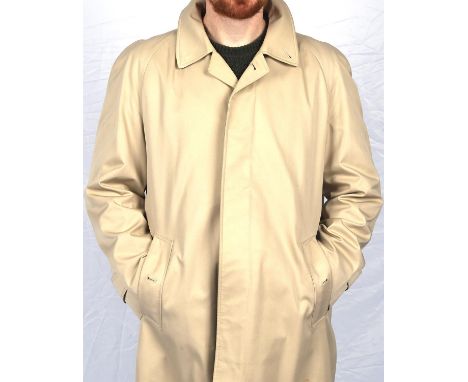 BURBERRYS Vintage 1990s (Made in England) Gentleman's traditional long length Camden Heritage style car coat in honey Fits UK