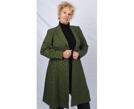 A ladies original 1950s tailored green tweed wool double-breasted and lined overcoat with pockets. Fits UK10-12Condition Repo
