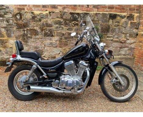 1990 Suzuki VS 747cc IntruderRegistration no. G913 TDHFrame no. VR51A108589Engine no. R501-116199The Intruder line started li