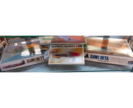 4 boxed Hasegawa aeroplane model kits 1:72 scale believed to be complete 