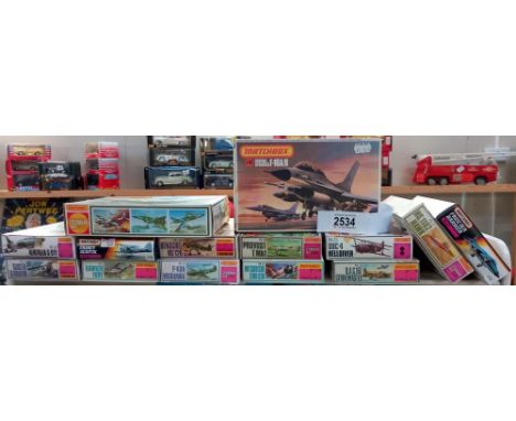 14 boxed Matchbox aeroplane model kits 1:72 scale believed to be complete 