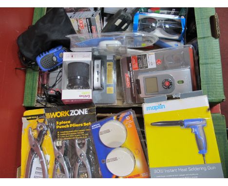 Workzone Three Piece Punch Pliers set, Toolzone suction gun, Bluetooth disco speaker:- One Box.