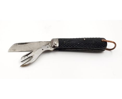 Very Good Condition WW2 (1940) Multi Bladed Pocket Knife Showing UK Military Broad Arrow Mark and year 1940 on Blade 