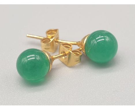 A Pair of 9K Yellow Gold Jade Ball Earrings. .95g 