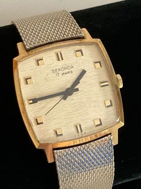 Rare and original Gentlemans Sekonda wristwatch from the original 1960?s  Soviet production.Square case with gold digits and 