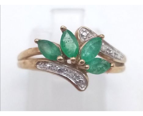 A 9 K yellow gold diamond and emerald rind. Size: M, weight: 2.4 g. 