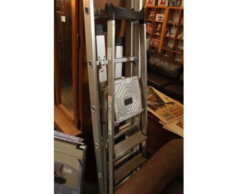 HAILO STEP LADDER & EN131 LADDER / GRADE: UNCLAIMED PROPERTY (DC5)