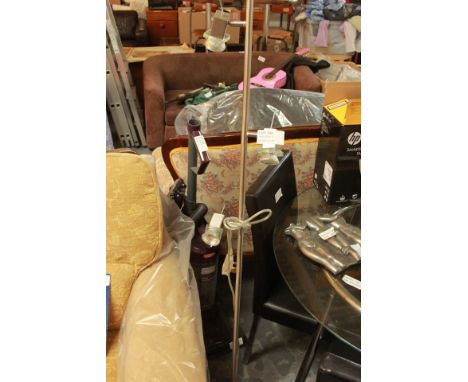 CONTEMPORARY DESIGN FLOOR LAMP / GRADE: UNCLAIMED PROPERTY (DC4)