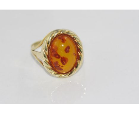 Danish 14ct yellow gold and amber ring stamped EF 585 (House of Amber stamp pre 2011), weight: approx 2.94 grams, size: Q/8