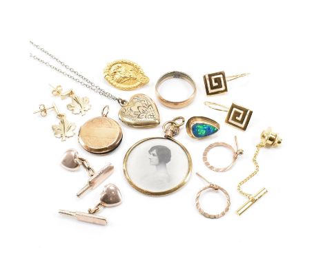 A collection of assorted gold and gold tone jewellery. The lot to include a vintage gold and opal lapel pin (marked 9ct), a p