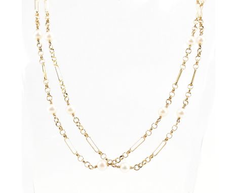 A vintage 9ct yellow gold &amp; cultured pearl chain necklace. The necklace comprised of rolo &amp; elongated links spaced by