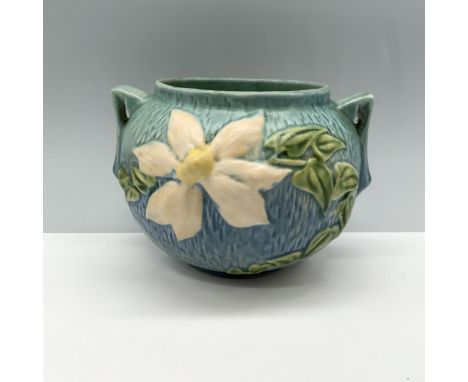 Lovely planter with angled, double handles and decorated with large white flowers. Roseville backstamp. Issued: 20th centuryD