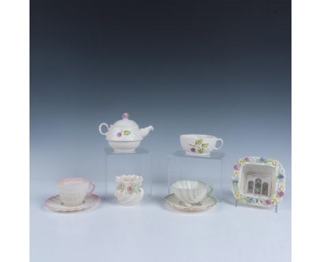 Gorgeous eclectic collection that consists of a square shaped basket decorated with flowers around the border, an applied ros