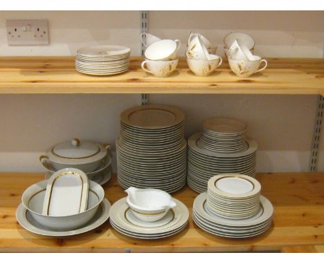 A mixed lot comprising a Limoges part dinner service being approx. 39 dinner plates, 12 entrée plates, 12 side plates, 8 serv