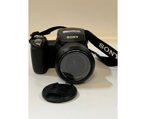  Sony CMOS DSC-R1 10:3 mega pixel digital camera with a Jessops ultra filter 67mm