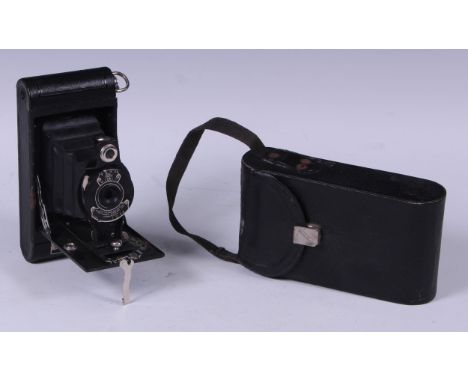 A Kodak No.2 Folding Cartridge Hawk-Eye Model B camera, cased 