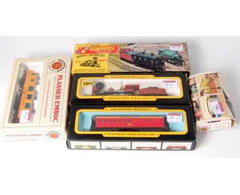 Bachmann H0 Old West passenger car, 4-4-0 engine and tender 'Jupiter', both CPRR (NM-BG), Plasser EM80C motorized track clean