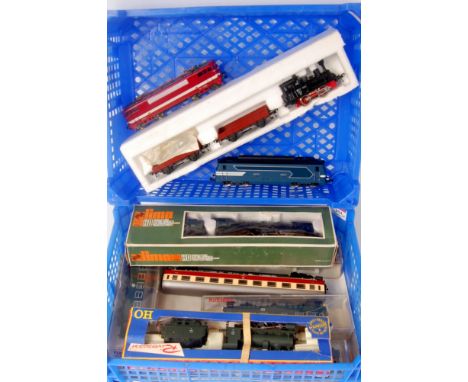A mixed lot of H0 items, Rivarossi old time SNCF engine and tender (G-BF), Lima SNCF 2-8-2 engine and tender, 2 Jouef SNCF lo