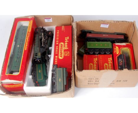 A Triang R2595/R35 'Britannia' engine and tender, handrails added (G), another Hornby tender drive version (G), R157 DMU with