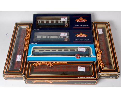 6 coaches, Bachmann 39-025, 39-075 BR blue/grey (NM-BNM) Mainline 2x Collett 937308 and Stanier 937327, all BHR maroon (G-BFG