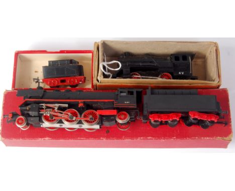 A Continental H0 2-6-2 engine and tender, maker unknown (G) and an early Fleischmann 0-4-0 engine and tender, 4V stamped on s