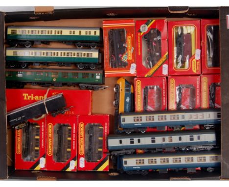 A mixed lot of Hornby etc 10 boxed wagons, 3 boxed GWR 4  wheels and coaches (G-BG), intercity 125 delivery coach (G) 3 coach