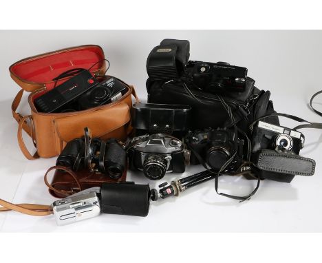 Cameras, binoculars and accessories, to include Car Zeiss Jenoptem 8x30w binoculars, Jhagee Dresden EXA IIb camera, Omo Cosmi