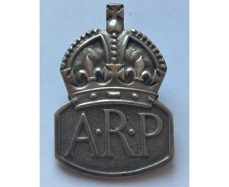 A HALLMARKED LONDON 1938 SILVER A-R-P BADGE 