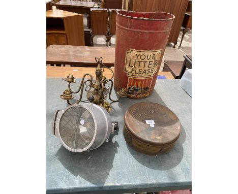 A MIXED LOT TO INCLUDE METAL BIN, LIGHT, CEILING LIGHT AND VINTAGE TIN 