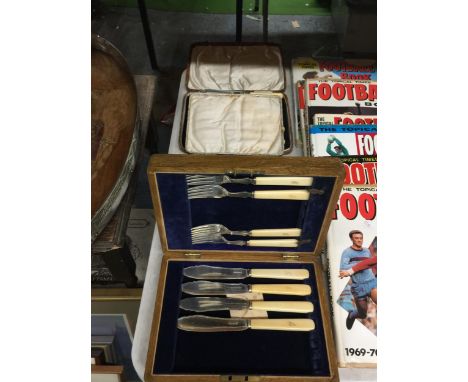A GROUP OF VINTAGE CASED SILVER PLATED FLATWARE 