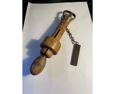 A VINTAGE WOODEN BILLARD AND SNOOKER CUE TIP REPAIR CLAMP 