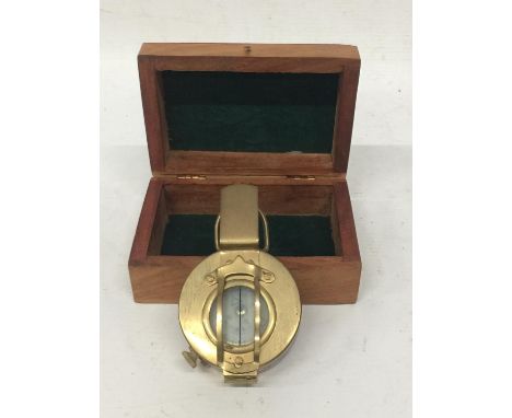 A BOXED COMPASS T.G. CO LTD LONDON MK11 1941 