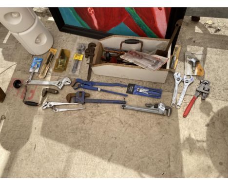 A MIXED LOT OF TOOLS, SPANNERS, WRENCH ETC 