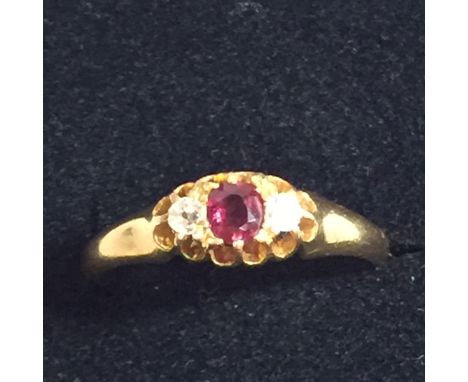 AN 18CT GOLD RUBY AND DIAMOND RING, WEIGHT 3G, SIZE N 